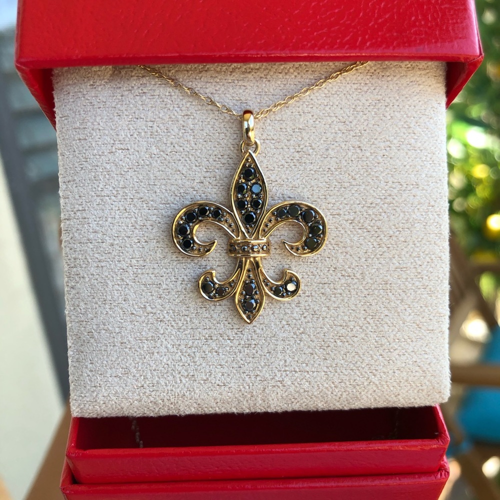 ⚜️Fleur De Lis Necklace⚜️